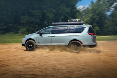 Chrysler Killed The Voyager And Pacifica Hybrid, And Now It’s Considering This