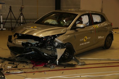 A Chinese Hatch’s Driver Seat Slid 4.4 Inches In A Crash Test, And European Owners Still Ignore The Free Fix
