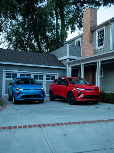 Chevy, Chevy Builds 30 Identical Bolts At A Time And Keeps A Clone Of Each Version