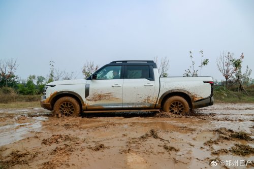 Nissan Killed The Navara In Europe, Now A 402-HP PHEV From China Might Take Its Place