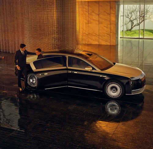 Mercedes, BMW, Porsche, Mercedes, BMW, And Porsche Are Losing To A $104K Chinese Sedan Most Americans Can’t Pronounce