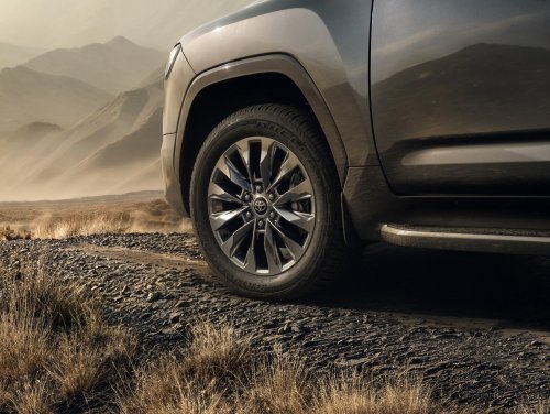 Toyota’s Updated 2027 Land Cruiser 300 Drops Gas V6 For Its Most Powerful Setup Yet
