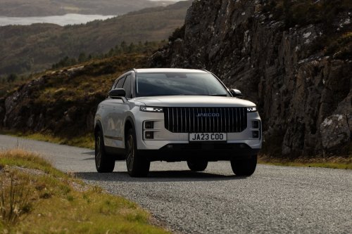 Range Rover Takes Chinese Copies As A “Compliment”