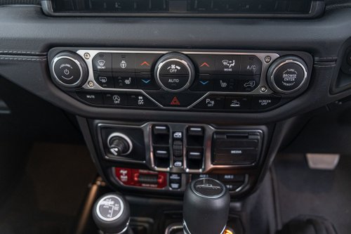 Jeep’s 2026 Gladiator Rubicon Proves You Don’t Buy This Truck With Your Head | Review