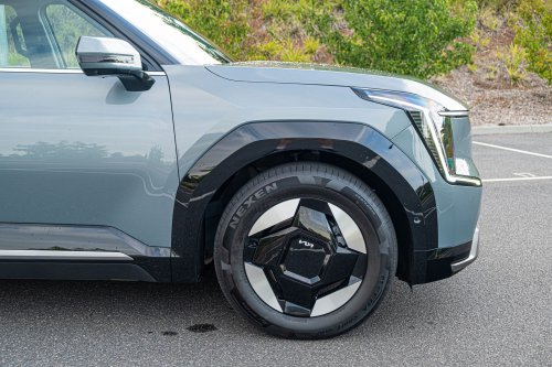 Kia’s 2026 EV9 Earth Gets The Hard Part Right And Stumbles On The Obvious One | Review