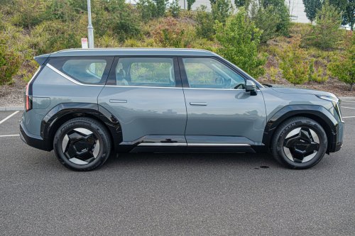 Kia’s 2026 EV9 Earth Gets The Hard Part Right And Stumbles On The Obvious One