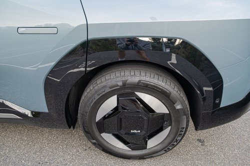 Kia’s 2026 EV9 Earth Gets The Hard Part Right And Stumbles On The Obvious One