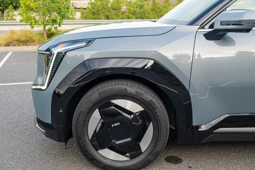 Kia’s 2026 EV9 Earth Gets The Hard Part Right And Stumbles On The Obvious One