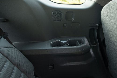 Kia’s 2026 EV9 Earth Gets The Hard Part Right And Stumbles On The Obvious One