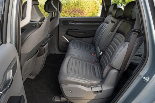 Kia’s 2026 EV9 Earth Gets The Hard Part Right And Stumbles On The Obvious One