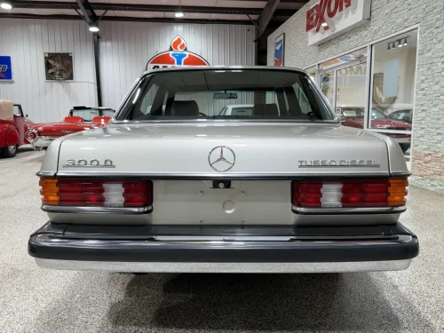 Mercedes, This Mercedes 300D Has Fewer Miles Than A 2025 Corolla, And It’s From 1985