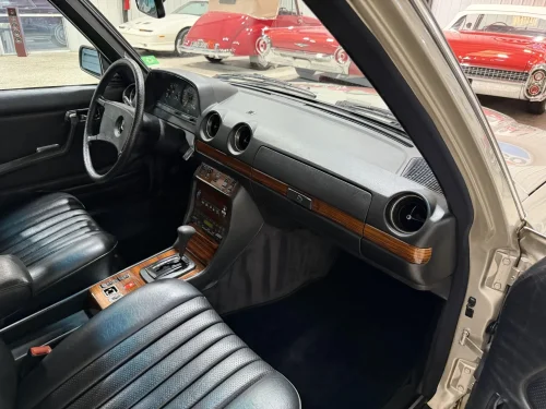 This Mercedes 300D Has Fewer Miles Than A 2025 Corolla, And It’s From 1985
