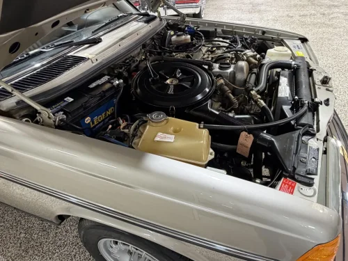 This Mercedes 300D Has Fewer Miles Than A 2025 Corolla, And It’s From 1985