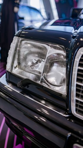 Mercedes Built Its Greatest Sedan With Porsche, And The Last One Ever Made Has 262 Miles On It