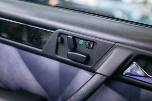 Mercedes Built Its Greatest Sedan With Porsche, And The Last One Ever Made Has 262 Miles On It