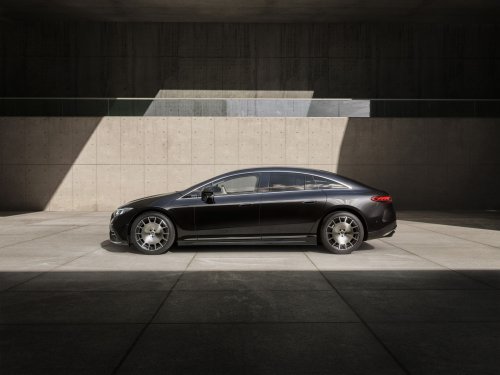 With A Yoke And More Range, The Failed Mercedes EQS Steps Into The Future