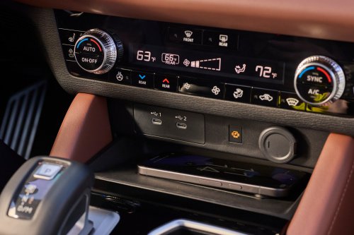 Mitsubishi’s New Hybrid Outlander Makes 174 HP And Barely Cracks 28 MPG