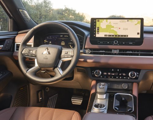 Mitsubishi’s New Hybrid Outlander Makes 174 HP And Barely Cracks 28 MPG