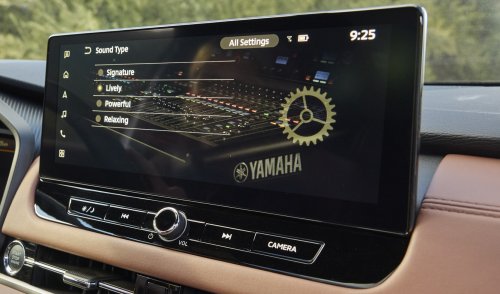 Mitsubishi’s New Hybrid Outlander Makes 174 HP And Barely Cracks 28 MPG