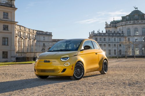 Fiat, Dealers Can’t Move The 500e At $15,000 Off. Fiat’s Response Is A $5,200 Price Hike
