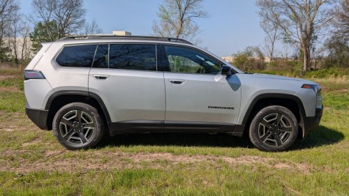 Jeep’s 2026 Cherokee Stopped Pretending To Be A Jeep, And It Drives Better For It