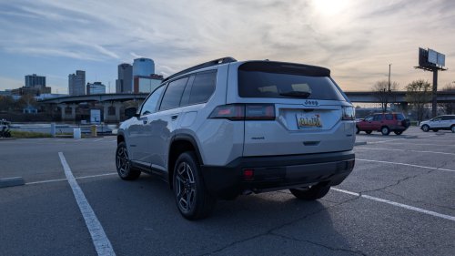 Jeep, Jeep Cherokee, Jeep’s 2026 Cherokee Stopped Pretending To Be A Jeep, And It Drives Better For It
