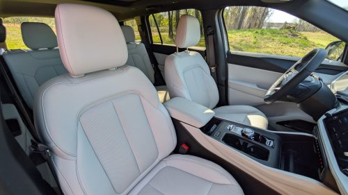 Jeep, Jeep’s 2026 Cherokee Stopped Pretending To Be A Jeep, And It Drives Better For It