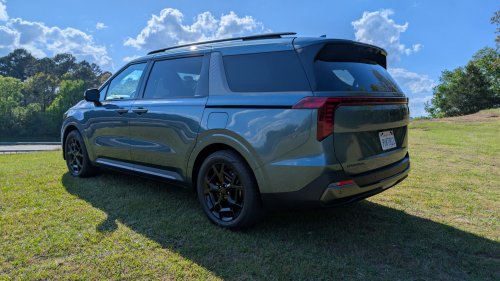 The 2026 Kia Carnival Hybrid Makes Most 3-Row SUVs Look Like Expensive Mistakes | Review