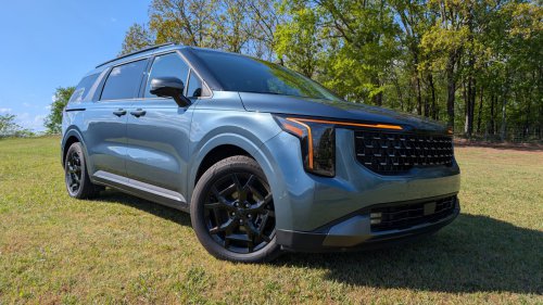 The 2026 Kia Carnival Hybrid Makes Most 3-Row SUVs Look Like Expensive Mistakes | Review