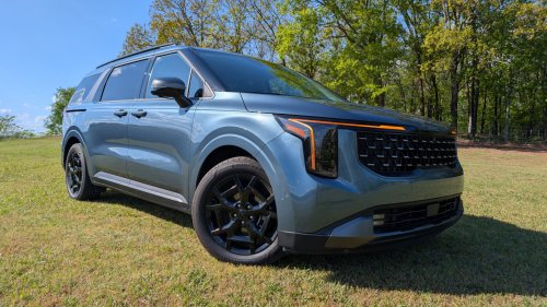 The 2026 Kia Carnival Hybrid Makes Most 3-Row SUVs Look Like Expensive Mistakes | Review