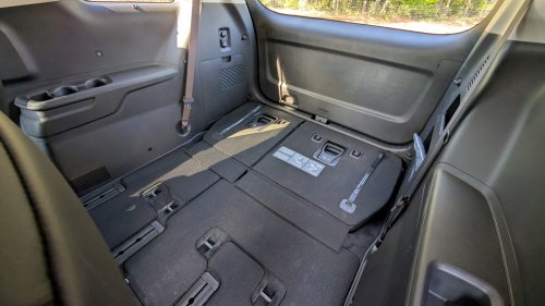 The 2026 Kia Carnival Hybrid Makes Most 3-Row SUVs Look Like Expensive Mistakes | Review