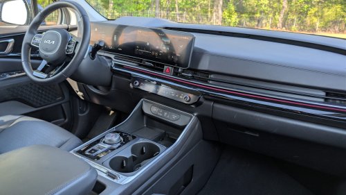 Kia, Kia Carnival, The 2026 Kia Carnival Hybrid Makes Most 3-Row SUVs Look Like Expensive Mistakes | Review