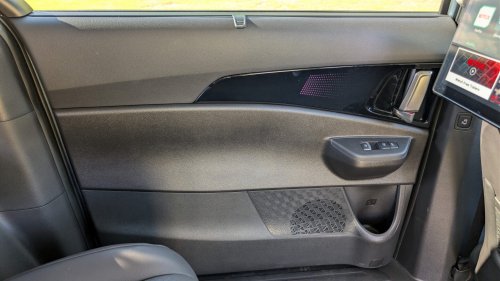 The 2026 Kia Carnival Hybrid Makes Most 3-Row SUVs Look Like Expensive Mistakes | Review