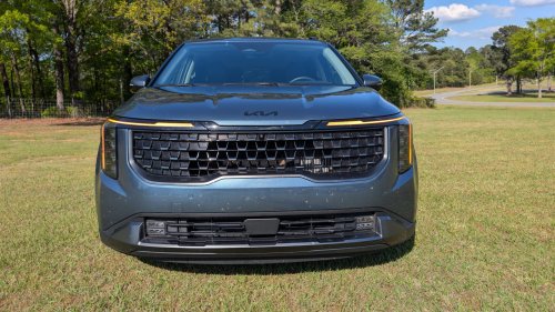 The 2026 Kia Carnival Hybrid Makes Most 3-Row SUVs Look Like Expensive Mistakes | Review
