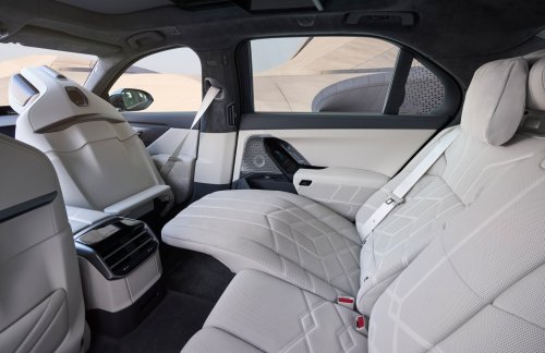 BMW’s 7-Series Facelift Hides A Blueprint For Every Older Model It Still Sells