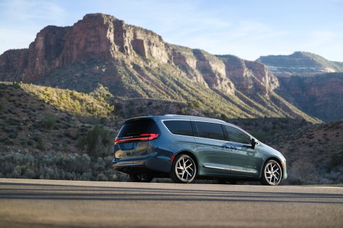 Chrysler Killed The Voyager And Pacifica Hybrid, And Now It’s Considering This