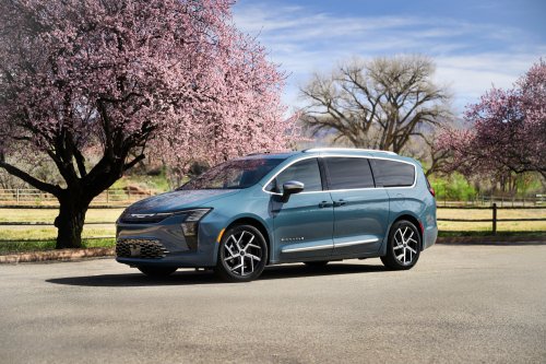 Chrysler’s Already Slashing 2027 Pacifica Pricing A Month After Its Debut