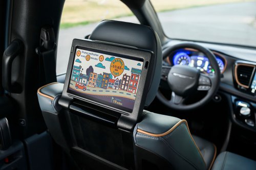 Chrysler Killed The Voyager And Pacifica Hybrid, And Now It’s Considering This