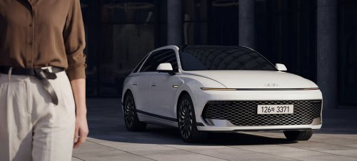 The $28K Flagship Hyundai Sedan Americans Called The Azera Closes In On Genesis