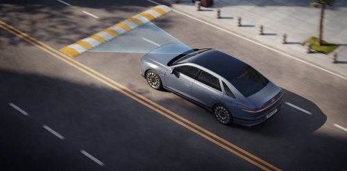 The $28K Flagship Hyundai Sedan Americans Called The Azera Closes In On Genesis