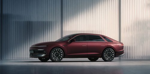 The $28K Flagship Hyundai Sedan Americans Called The Azera Closes In On Genesis