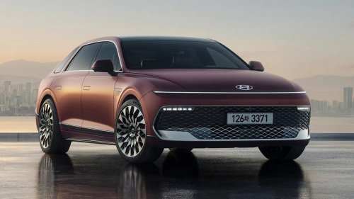 The $26K Flagship Hyundai Sedan Americans Called The Azera Got A Genesis-Level Interior