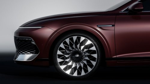 The $26K Flagship Hyundai Sedan Americans Called The Azera Got A Genesis-Level Interior