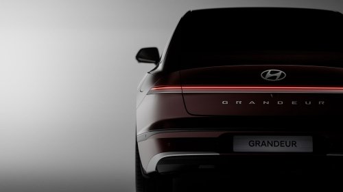 The $26K Flagship Hyundai Sedan Americans Called The Azera Got A Genesis-Level Interior