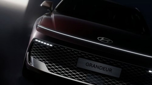 The $26K Flagship Hyundai Sedan Americans Called The Azera Got A Genesis-Level Interior