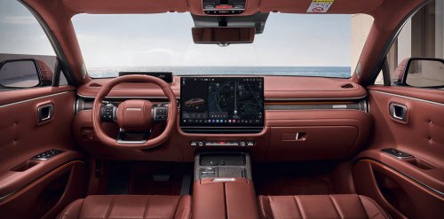 The $28K Flagship Hyundai Sedan Americans Called The Azera Closes In On Genesis