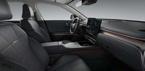 The $28K Flagship Hyundai Sedan Americans Called The Azera Closes In On Genesis