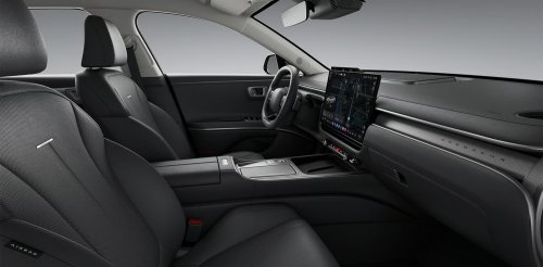 The $28K Flagship Hyundai Sedan Americans Called The Azera Closes In On Genesis