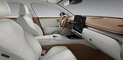 The $28K Flagship Hyundai Sedan Americans Called The Azera Closes In On Genesis