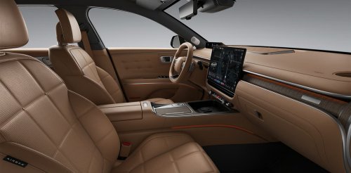 The $28K Flagship Hyundai Sedan Americans Called The Azera Closes In On Genesis